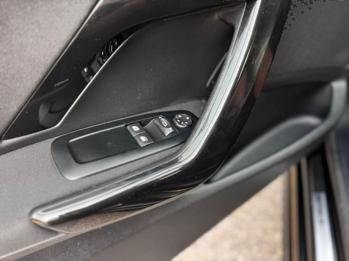peugeot-208-2019-gasolina-1199cc