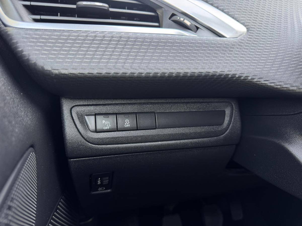 peugeot-208-2019-gasolina-1199cc