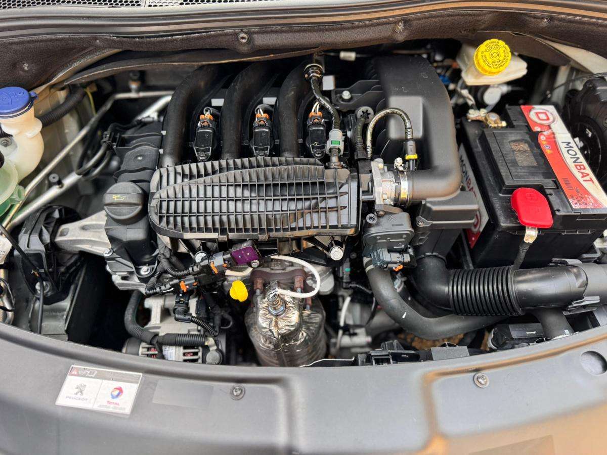 peugeot-208-2019-gasolina-1199cc