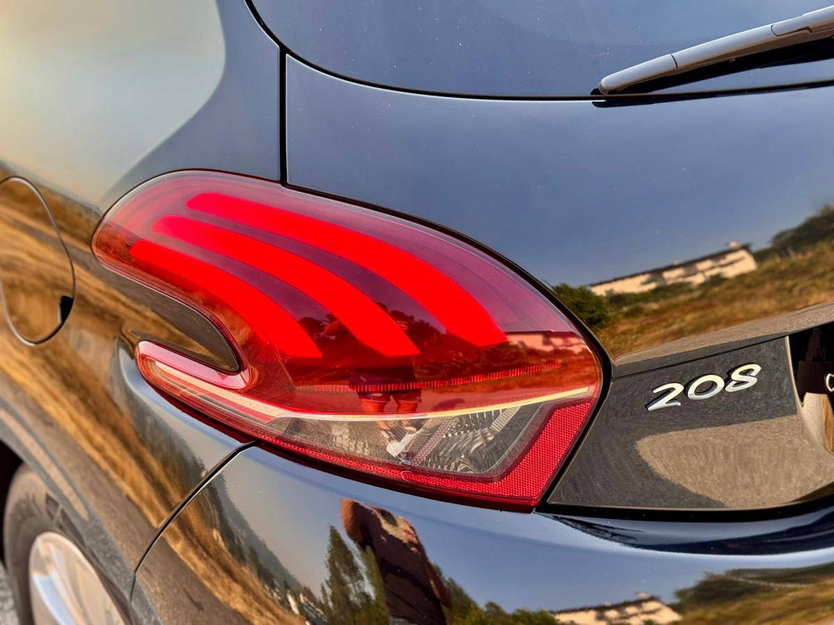 peugeot-208-2019-gasolina-1199cc