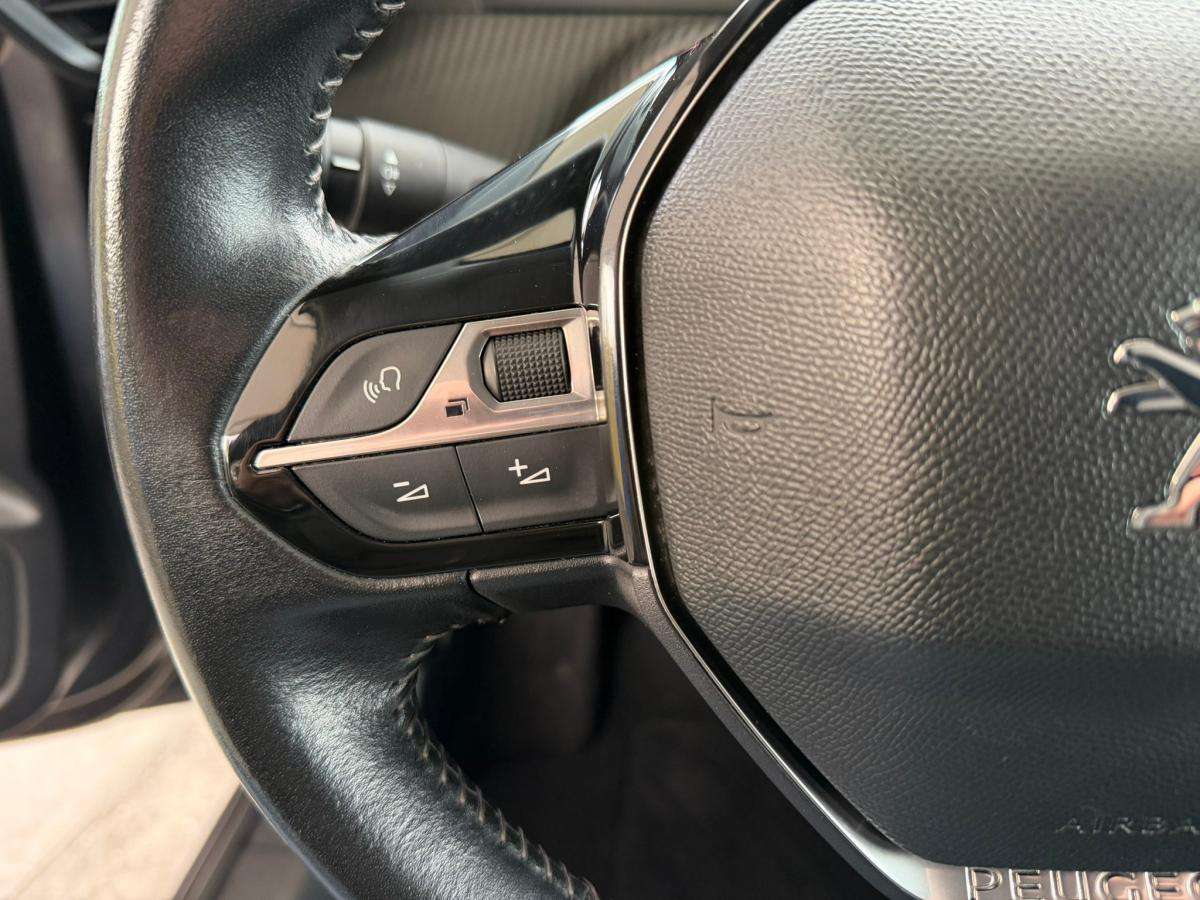 peugeot-208-2020-gasolina-1199cc