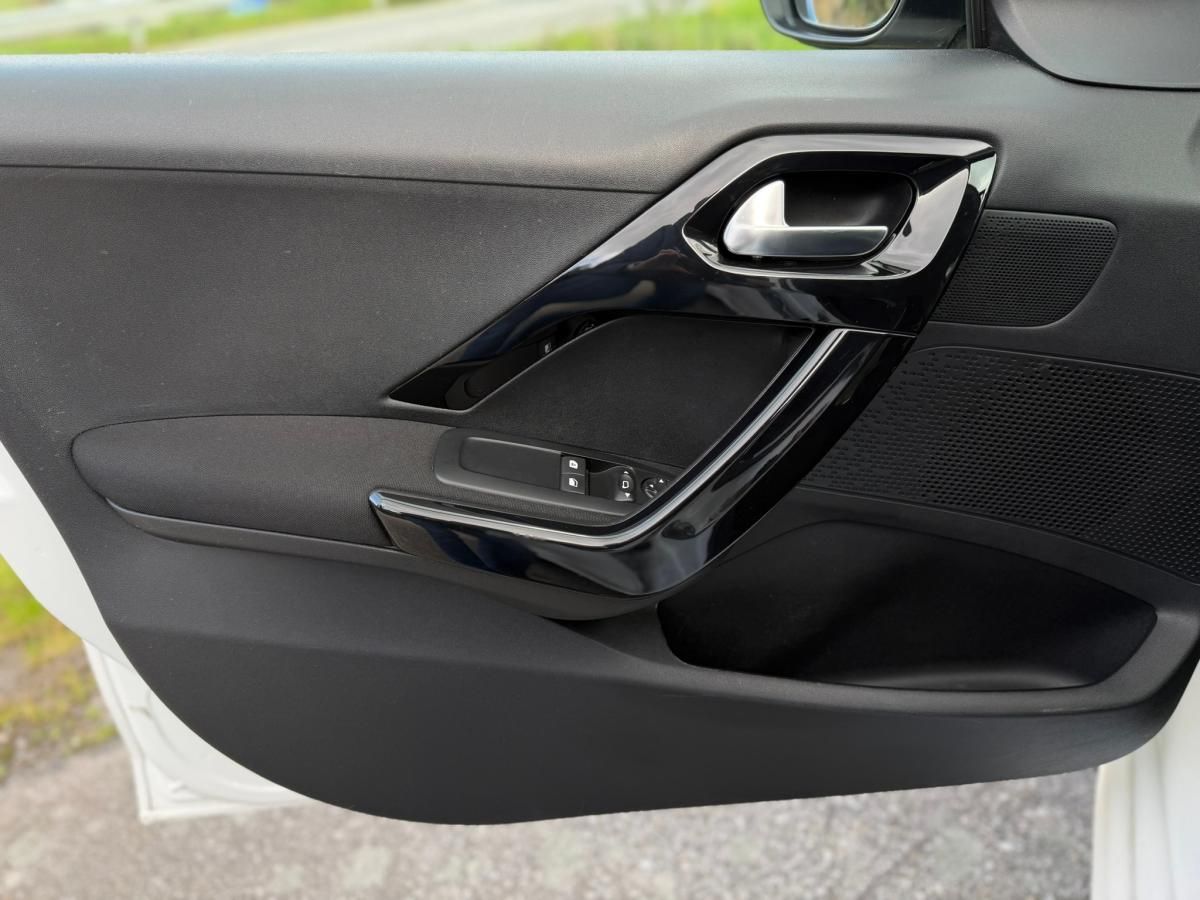 peugeot-208-2019-gasolina-1199cc