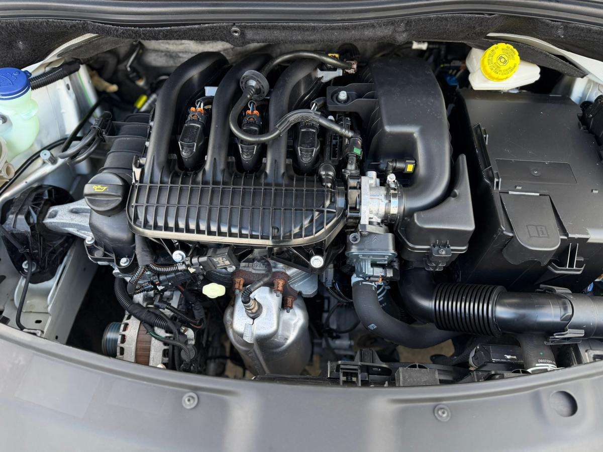peugeot-208-2019-gasolina-1199cc