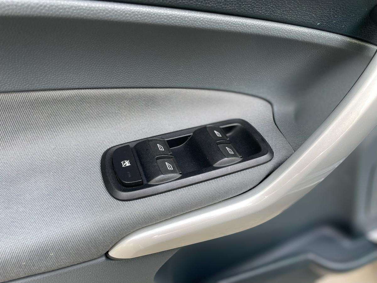 ford-fiesta-2010-gasolina-1242cc