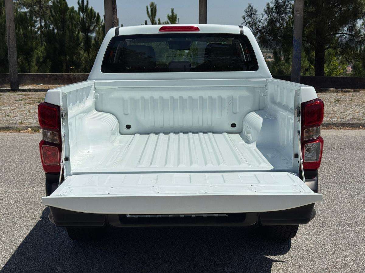 isuzu-d-max-2023-diesel-1898cc