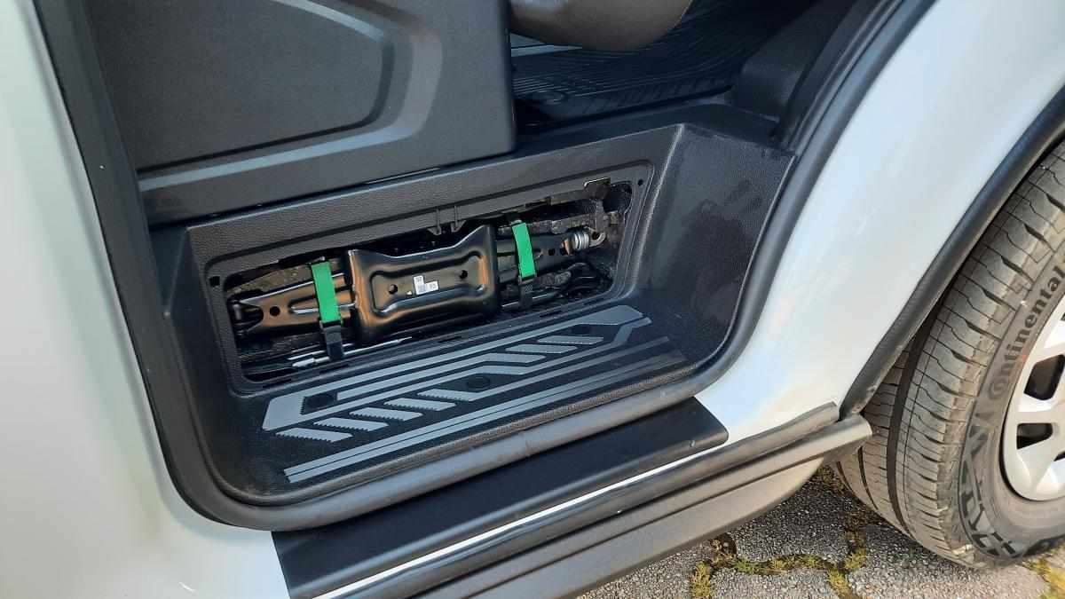 ford-transit-2024-diesel-1995cc