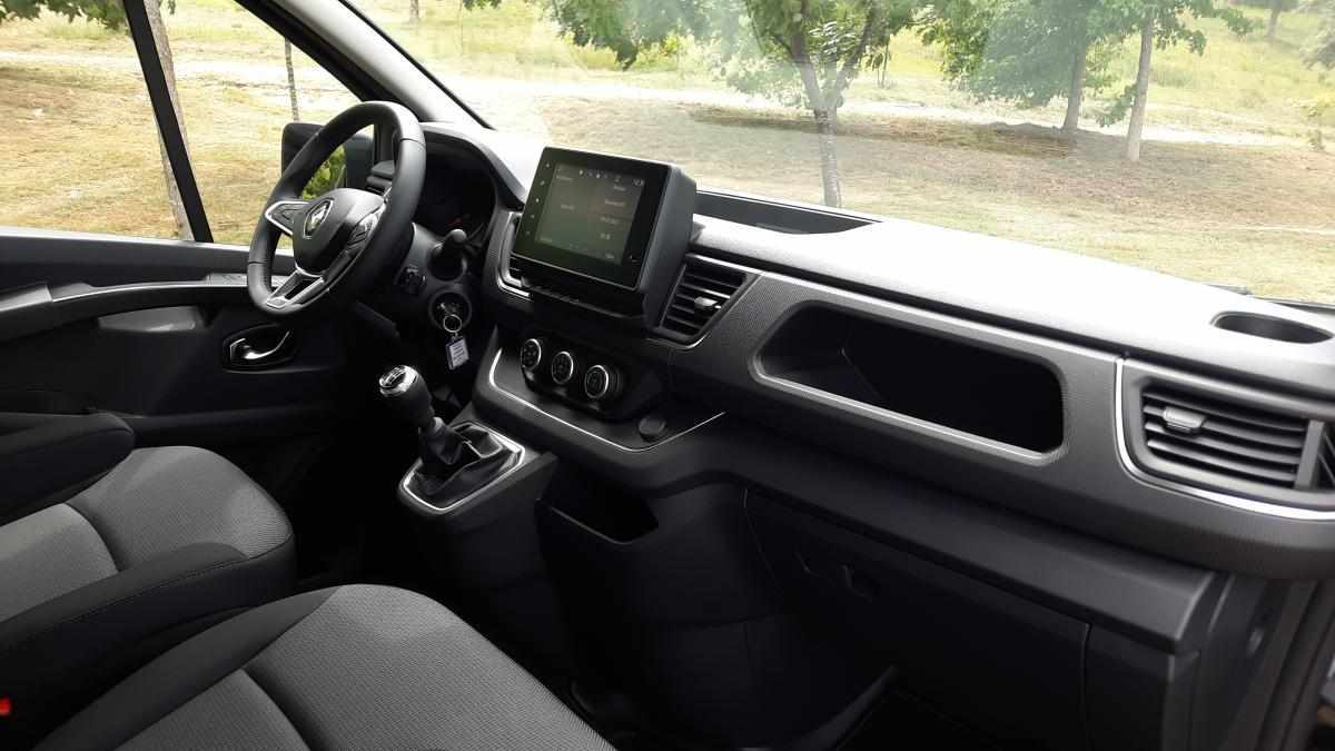 renault-trafic-2023-diesel-1997cc