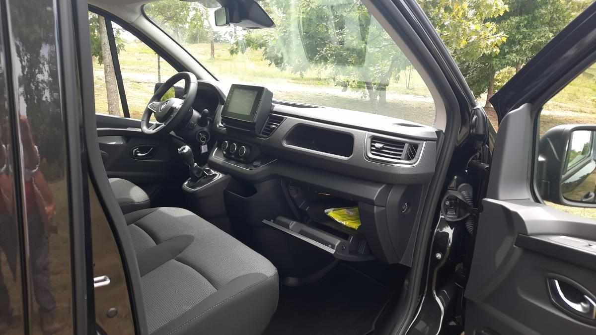 renault-trafic-2023-diesel-1997cc