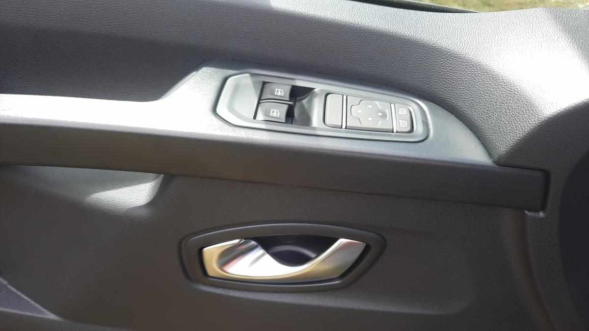 renault-trafic-2023-diesel-1997cc