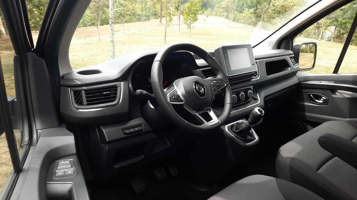 renault-trafic-2023-diesel-1997cc
