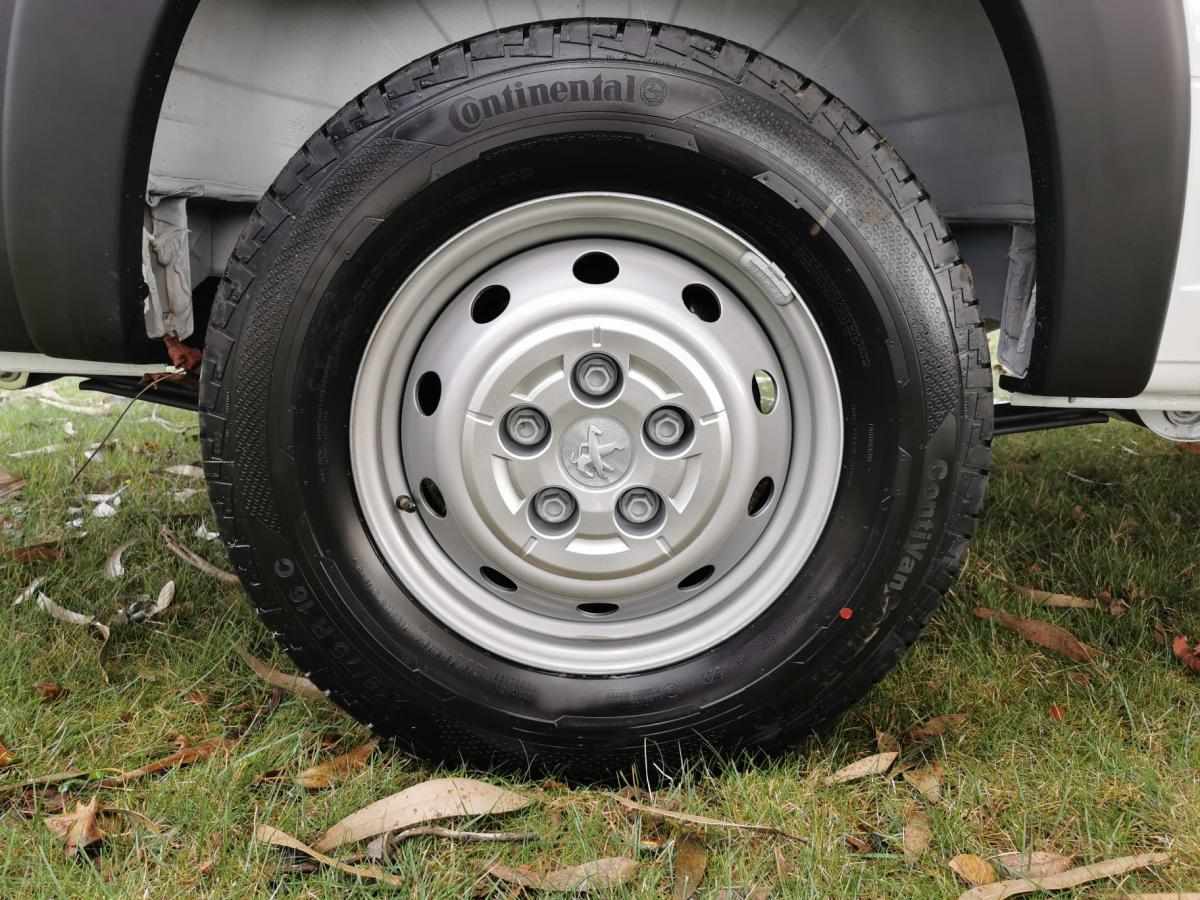 peugeot-boxer-2-2-bluehhdi-4x4-2022-diesel-2179cc