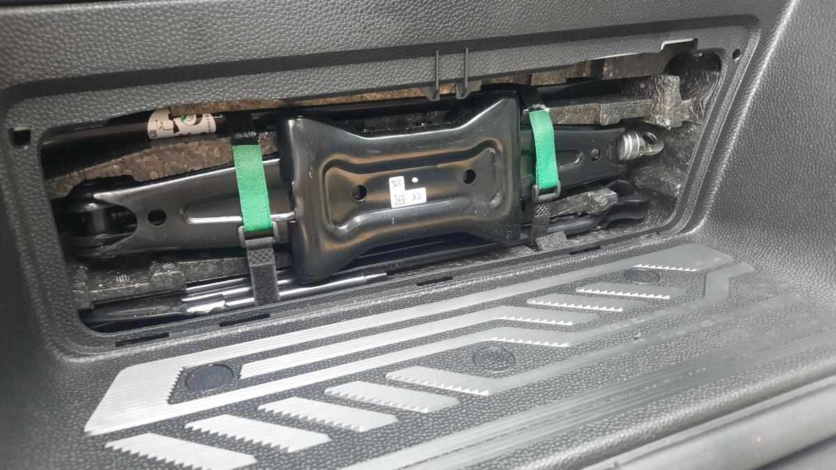 ford-transit-2024-diesel-1995cc