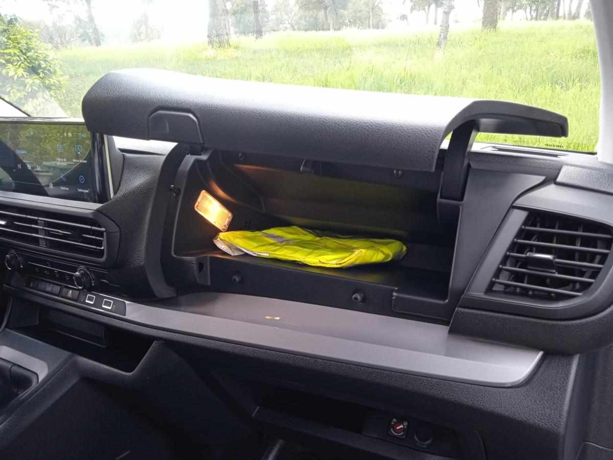 peugeot-expert-1-5-bluehdi-2025-diesel-1499cc