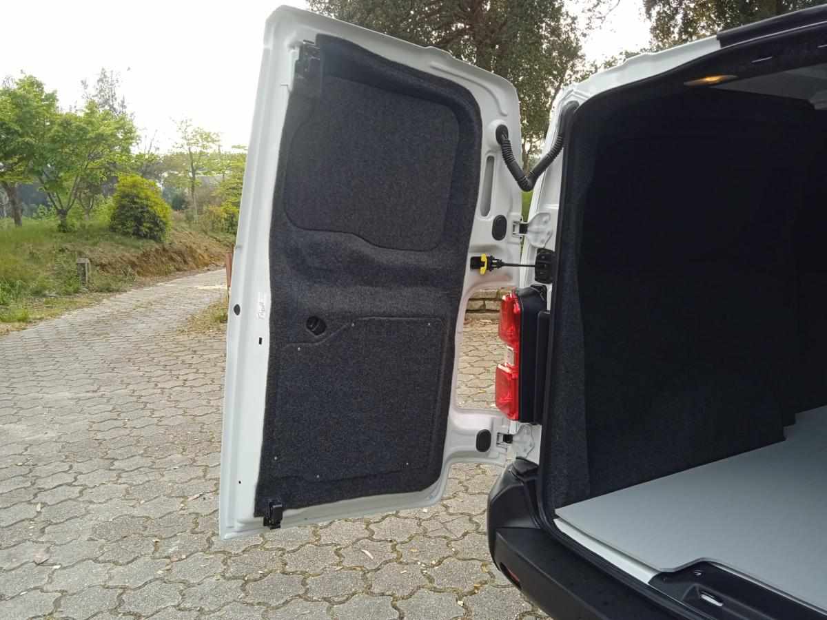 peugeot-expert-1-5-bluehdi-2025-diesel-1499cc