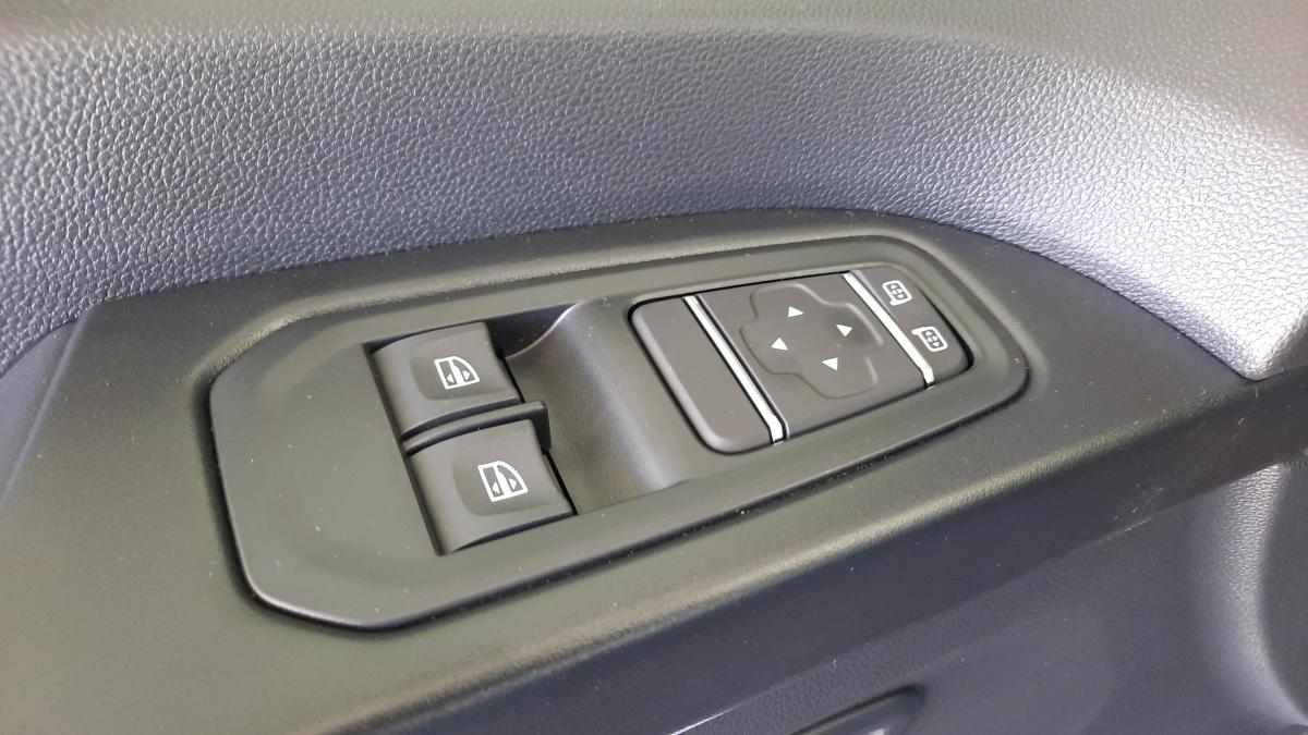 renault-trafic-2-0-150cv-2023-diesel-1997cc