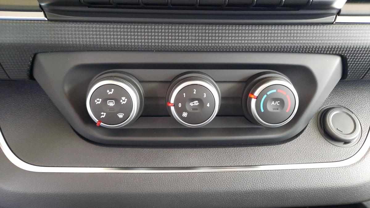 renault-trafic-2-0-150cv-2023-diesel-1997cc
