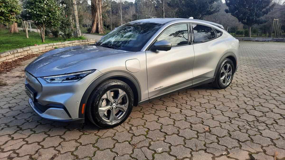 ford-mustang-mach-e-standard-range-2021-eletrico