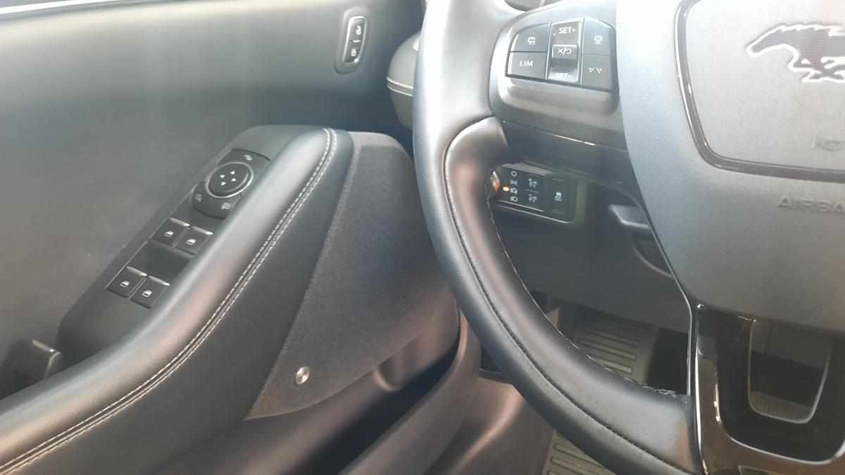 ford-mustang-mach-e-standard-range-2021-eletrico