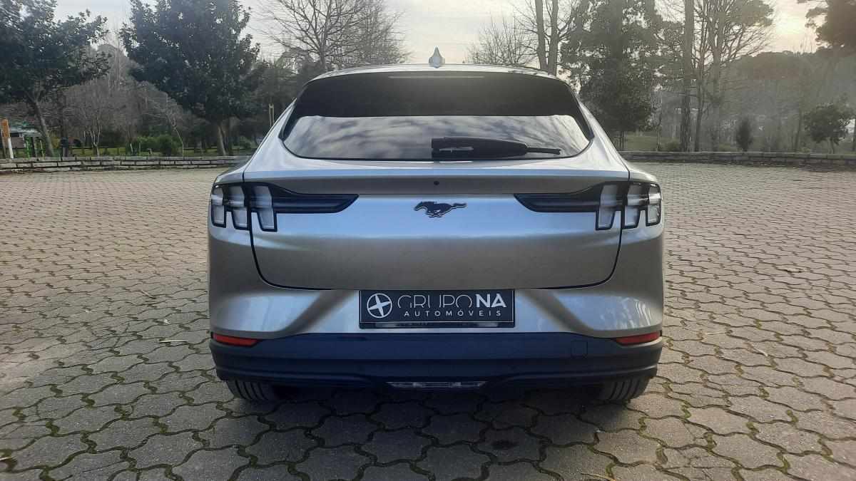 ford-mustang-mach-e-standard-range-2021-eletrico
