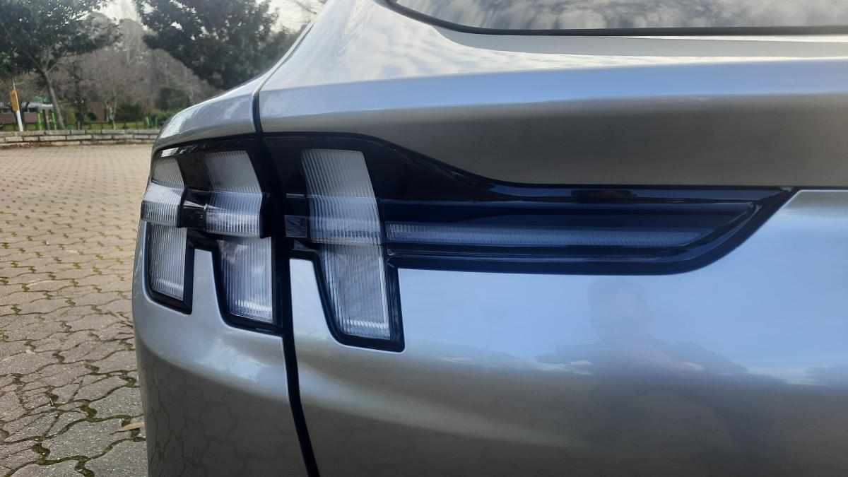 ford-mustang-mach-e-standard-range-2021-eletrico