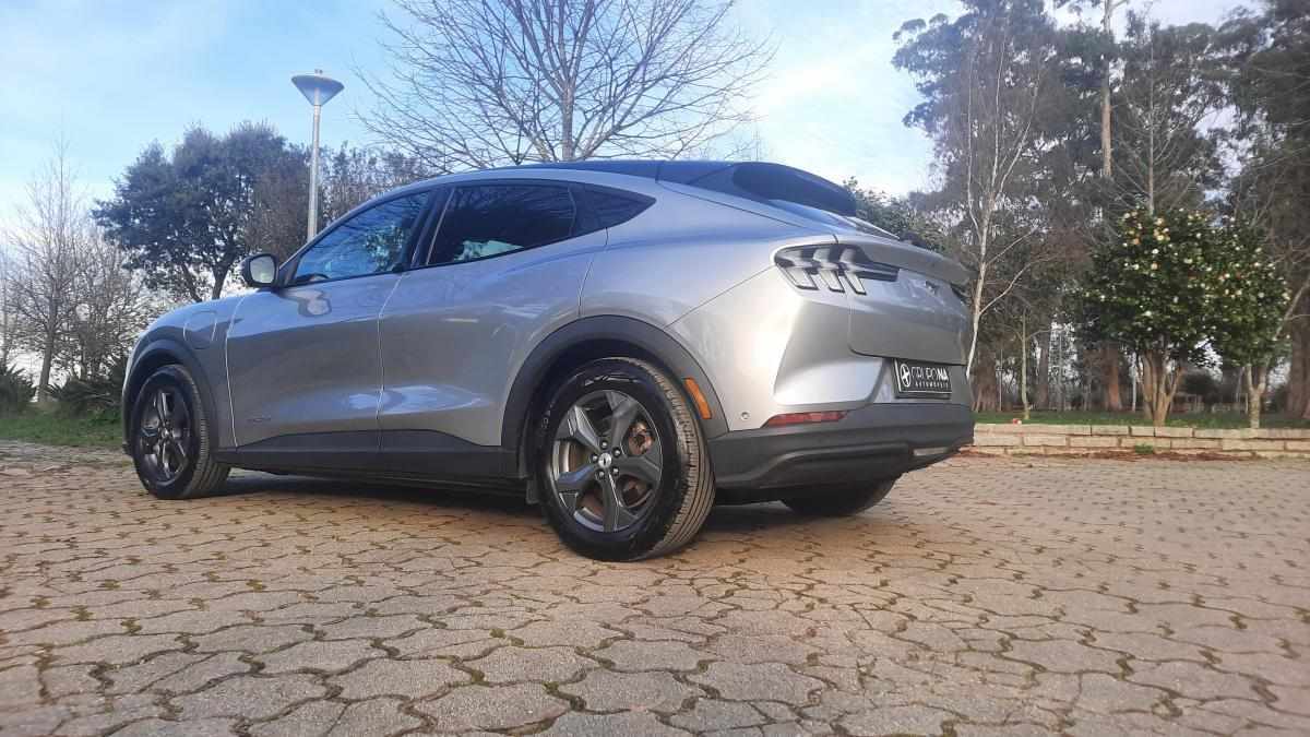 ford-mustang-mach-e-standard-range-2021-eletrico