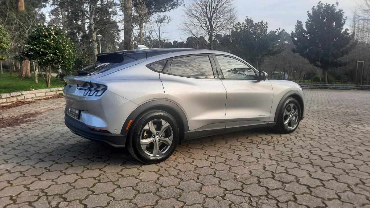 ford-mustang-mach-e-standard-range-2021-eletrico