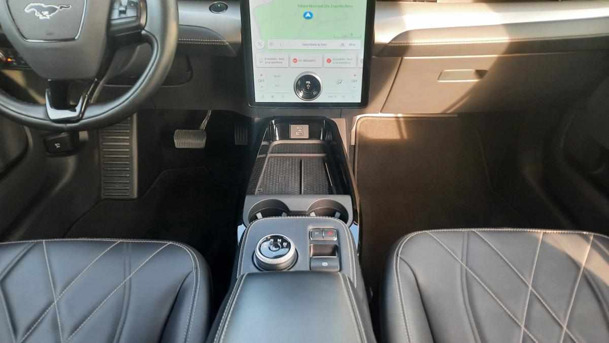 ford-mustang-mach-e-standard-range-2021-eletrico
