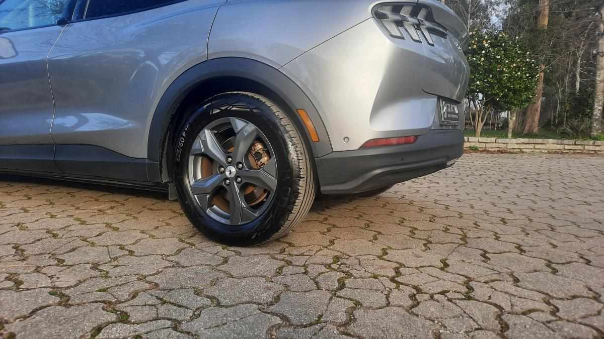 ford-mustang-mach-e-standard-range-2021-eletrico