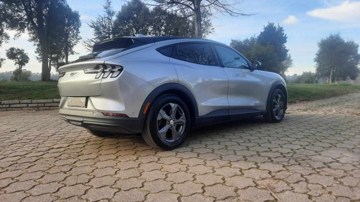 ford-mustang-mach-e-standard-range-2021-eletrico