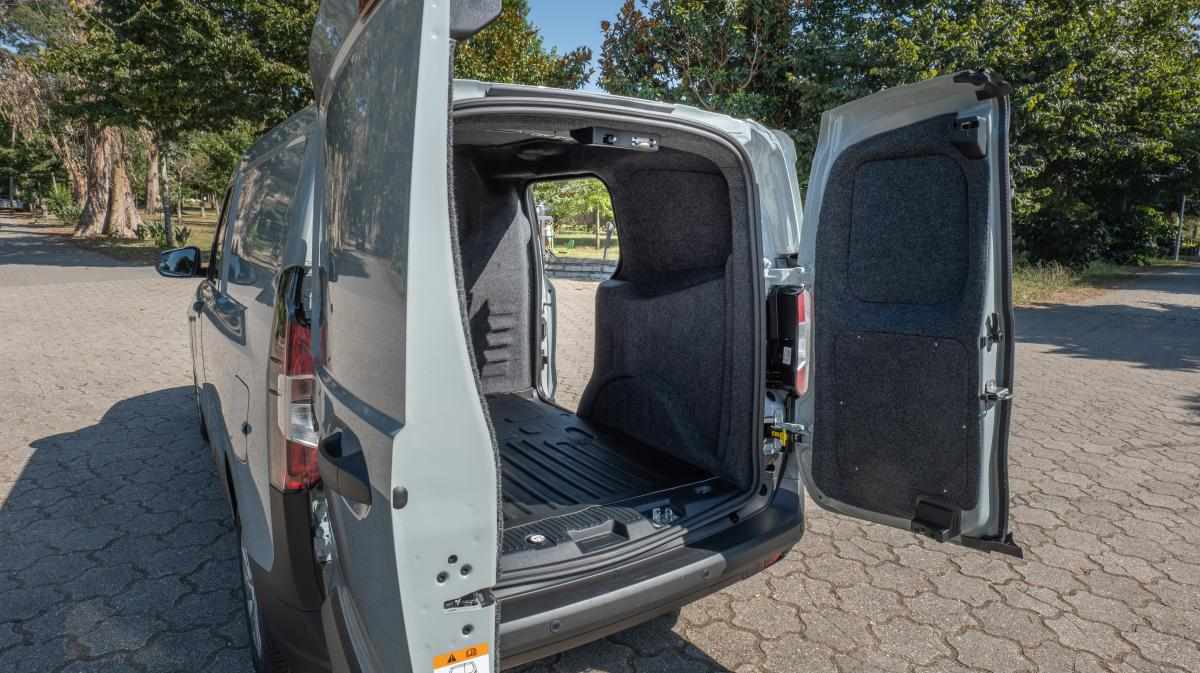 ford-transit-courier-2024-diesel-1499cc