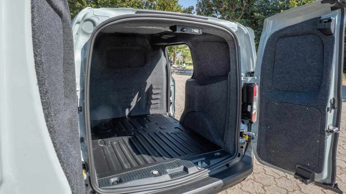 ford-transit-courier-2024-diesel-1499cc