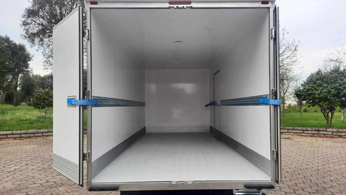 ford-transit-2024-diesel-1995cc