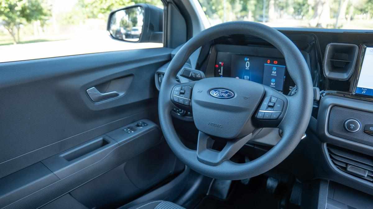 ford-transit-courier-2024-diesel-1499cc