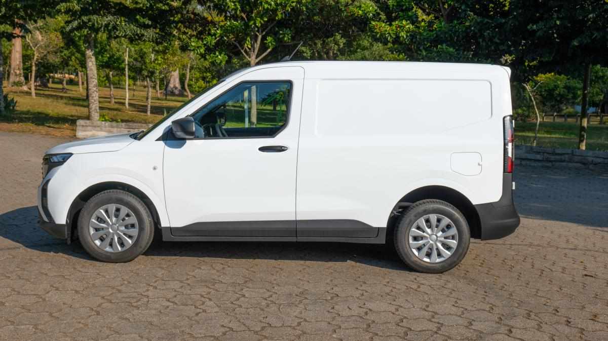 ford-transit-courier-2024-diesel-1499cc