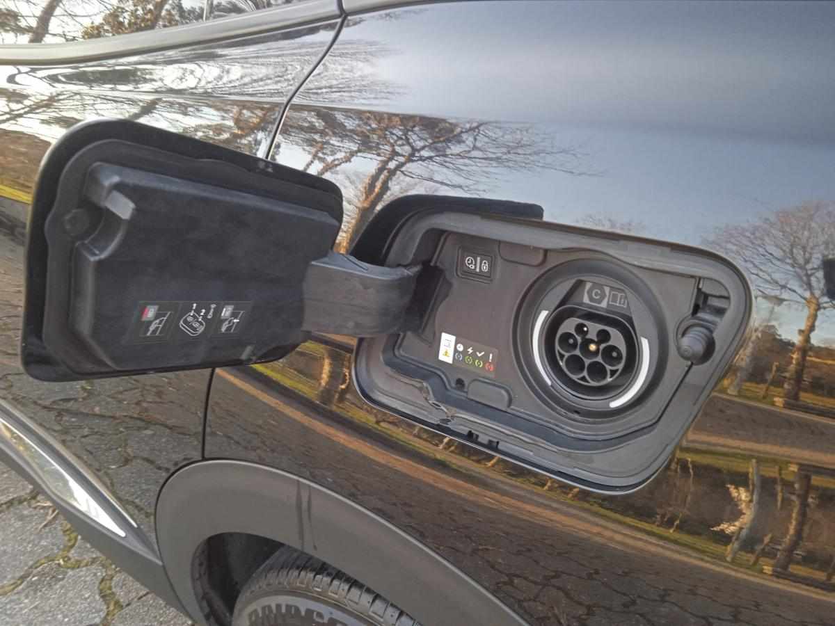 peugeot-3008-1-6-hybrid-11-8-kwh-2022-gasolina-1598cc