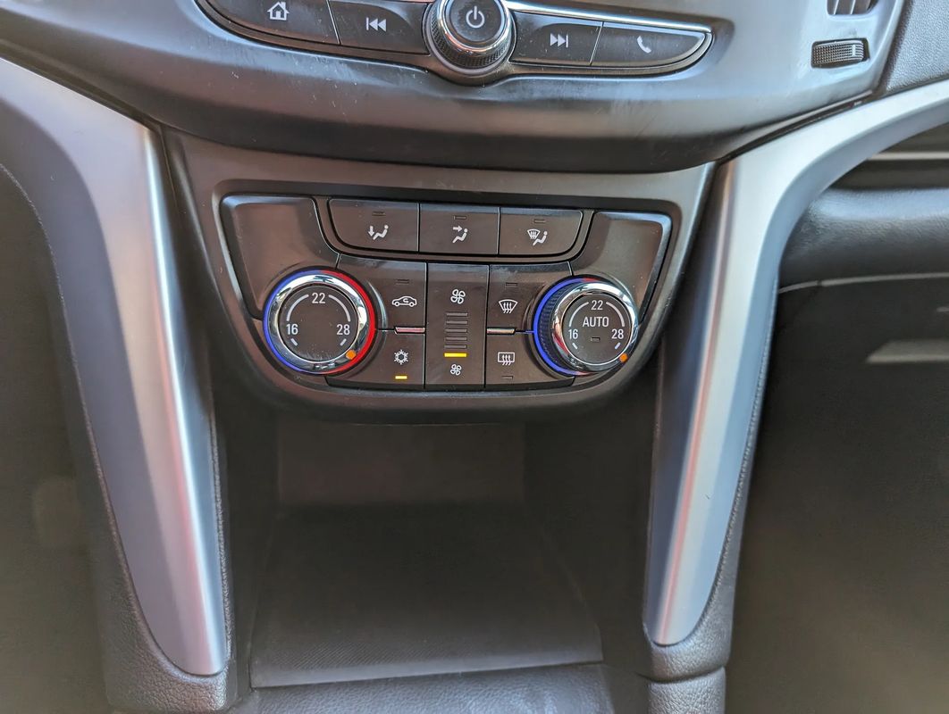 opel-zafira-2018-diesel-1598cc