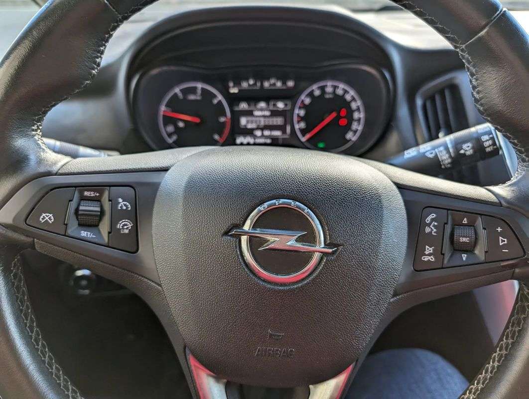 opel-zafira-2018-diesel-1598cc