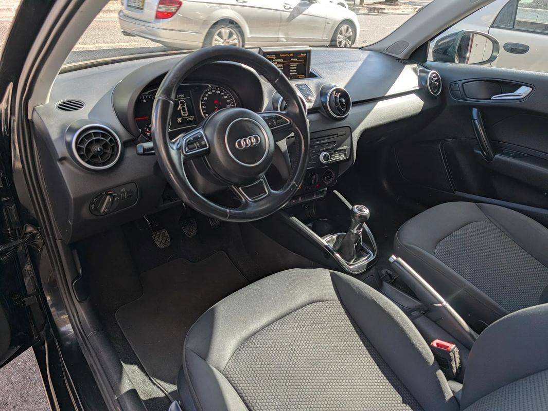 audi-a1-2015-diesel-1598cc