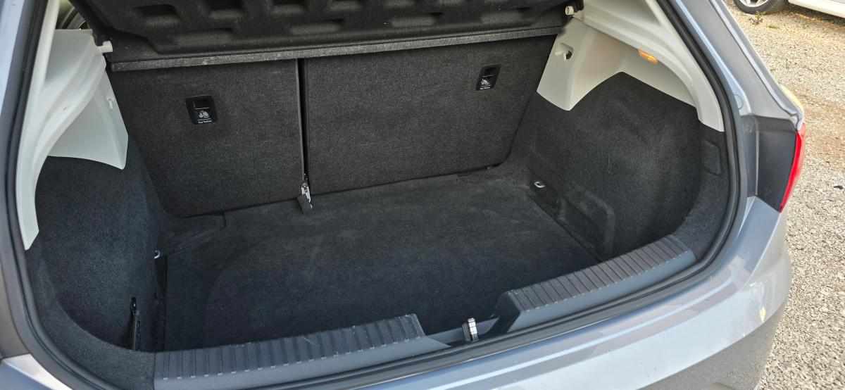 seat-leon-1-6-tdi-2019-diesel-1598cc