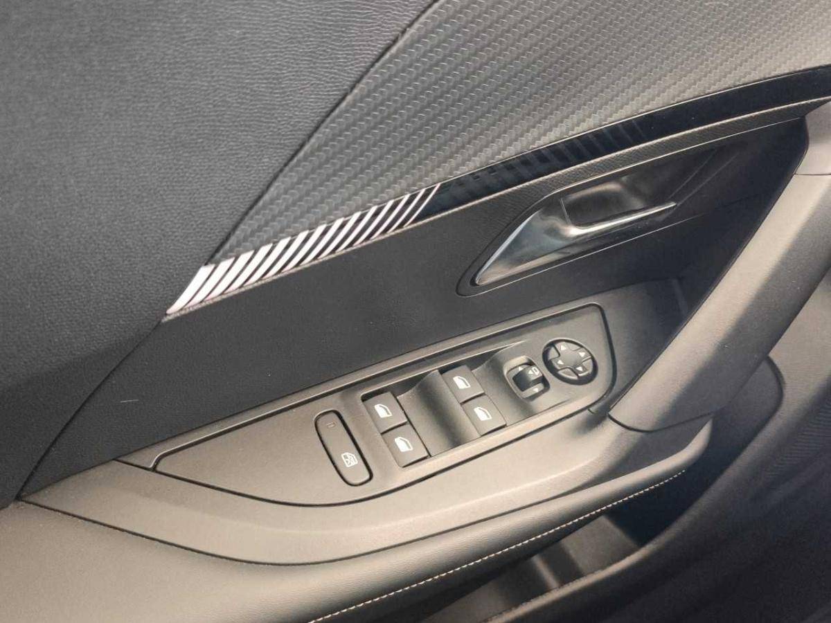 peugeot-2008-2025-hibrido-a-gasolina-1199cc