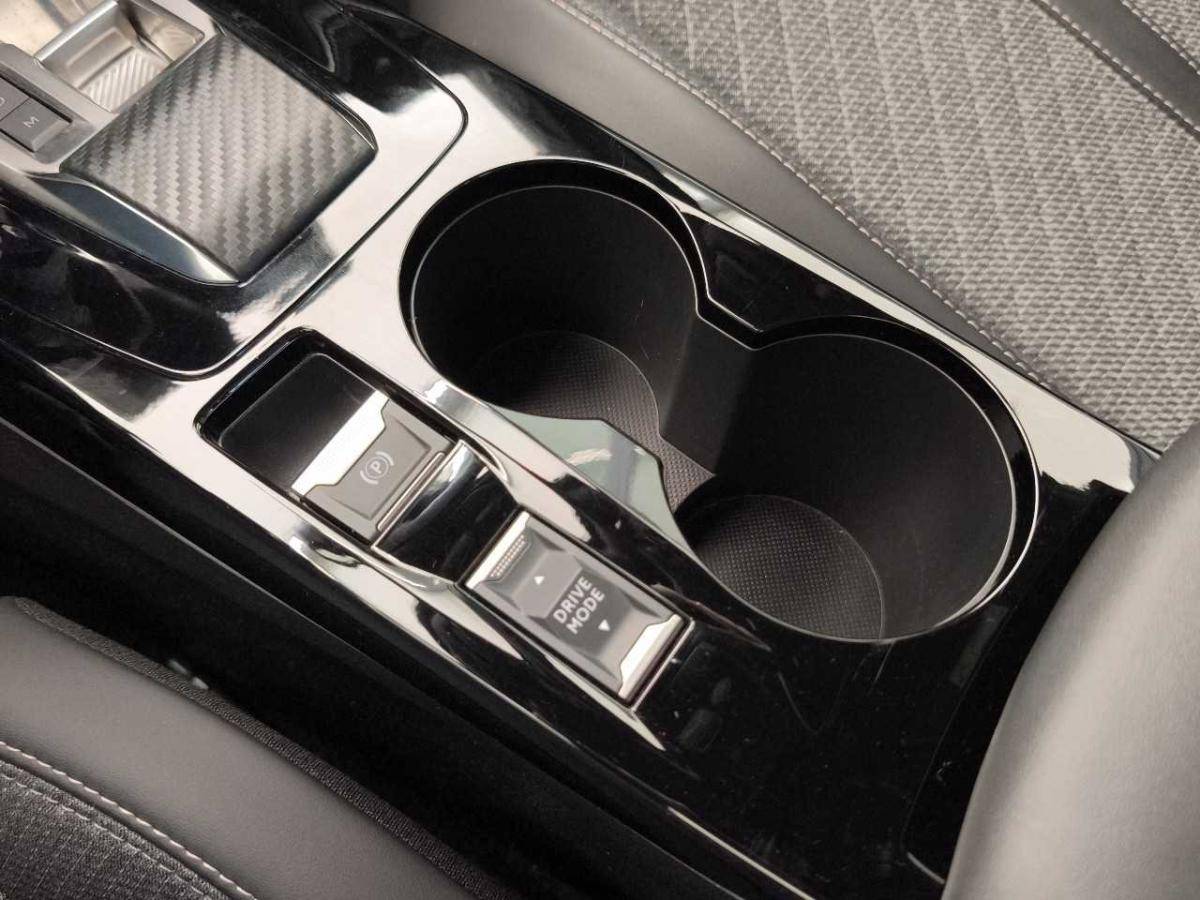 peugeot-2008-2025-hibrido-a-gasolina-1199cc