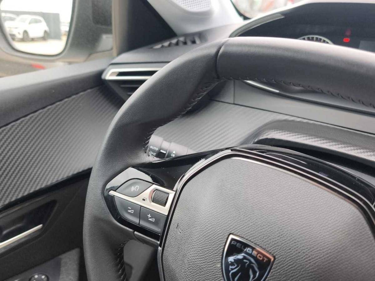 peugeot-208-2024-gasolina-1199cc