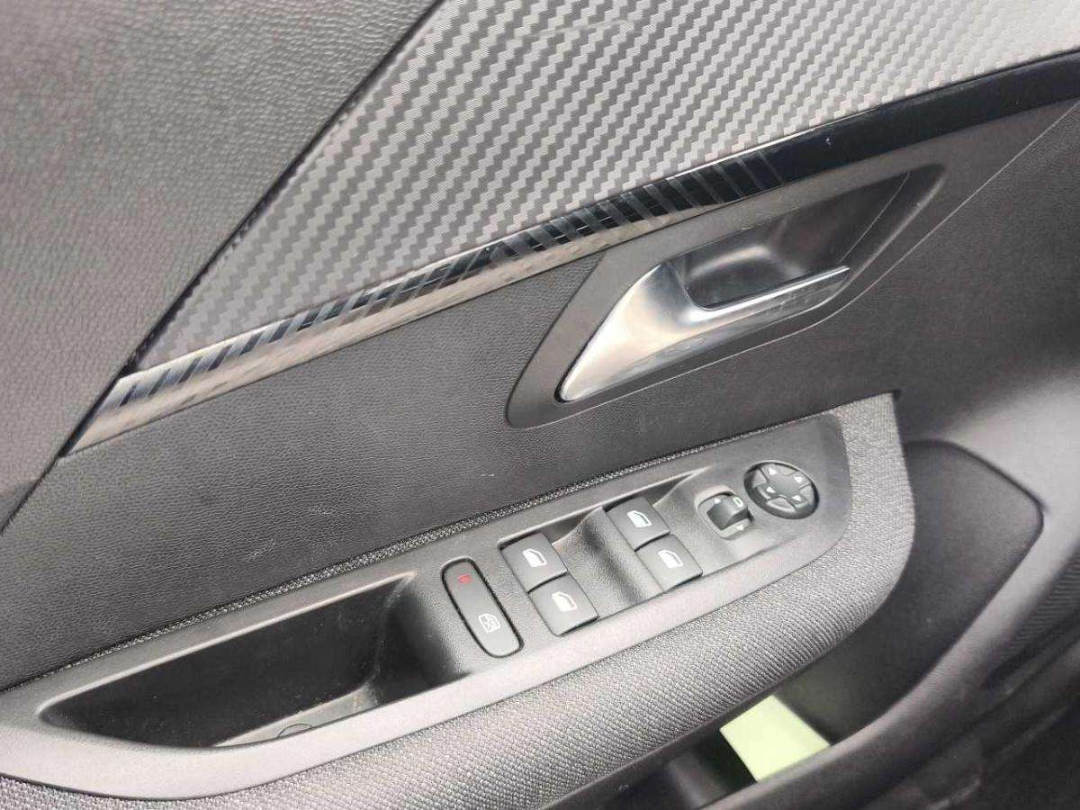peugeot-208-2024-gasolina-1199cc