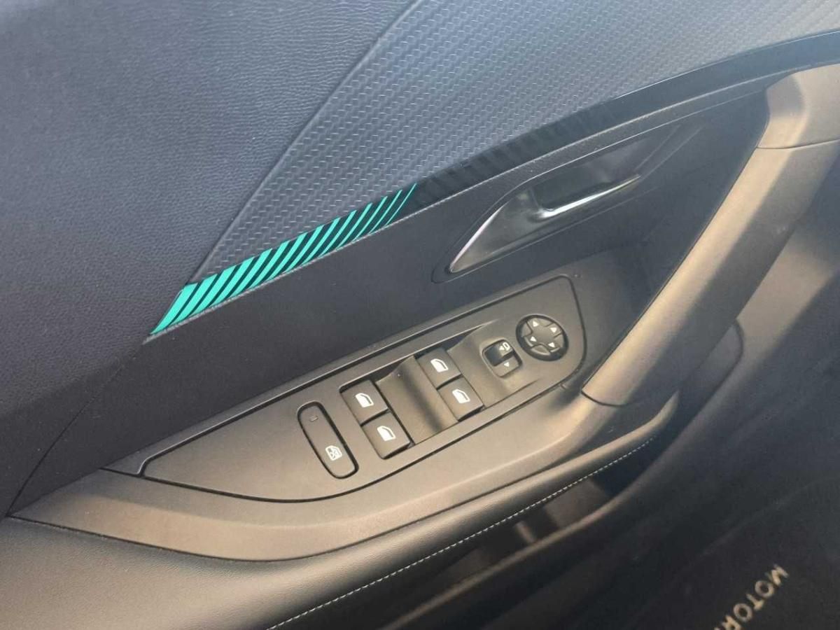 peugeot-2008-2023-gasolina-1199cc