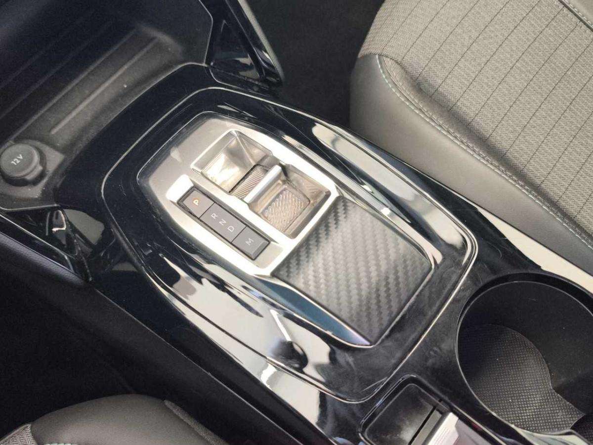 peugeot-2008-2023-gasolina-1199cc