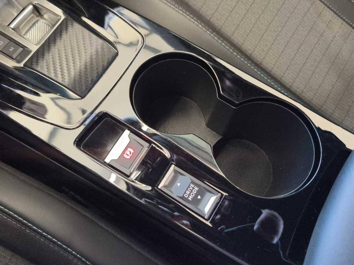 peugeot-2008-2023-gasolina-1199cc