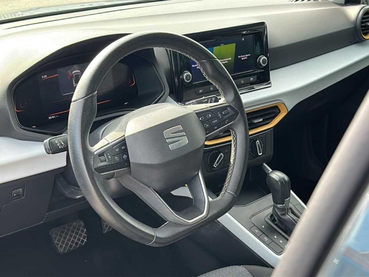 seat-arona-2023-gasolina-999cc