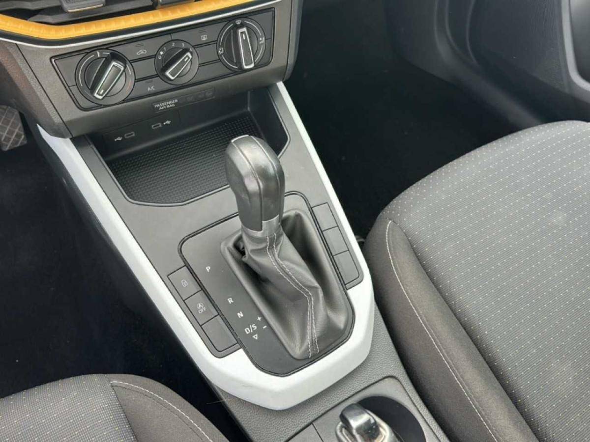seat-arona-2023-gasolina-999cc