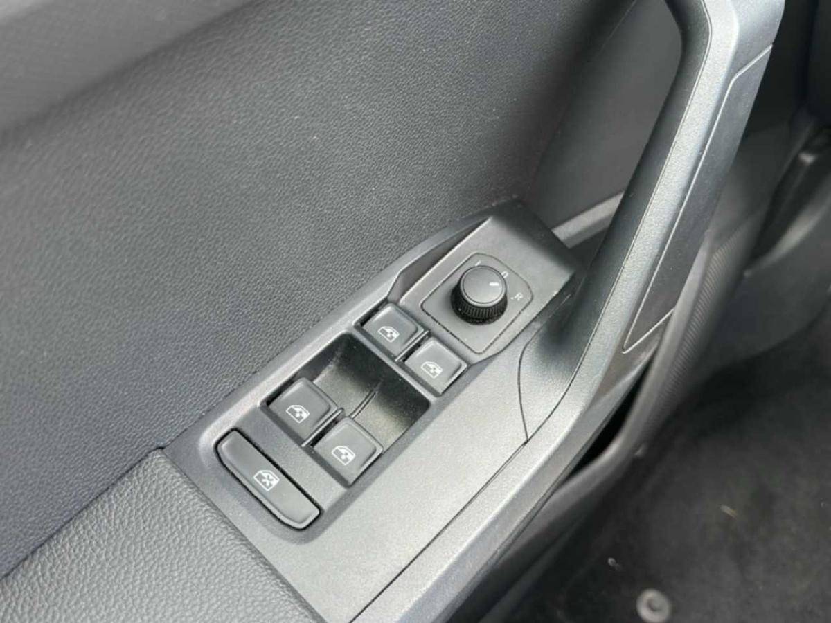 seat-arona-2023-gasolina-999cc