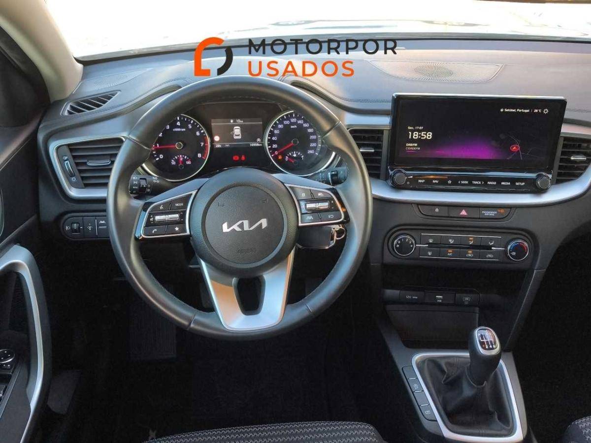 kia-xceed-2025-gasolina-998cc